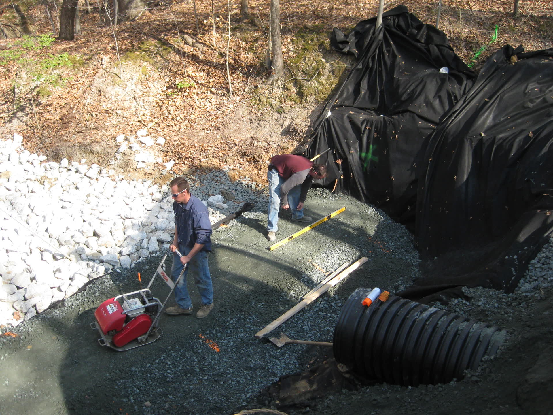 Excavating and setting pipe in Middle Tennessee